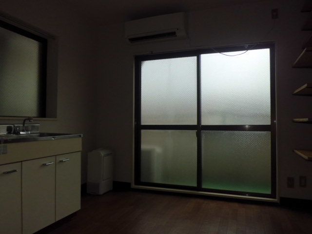 Living and room.  ☆ The window also big, Into any light ☆ 