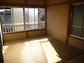 Living and room. top floor, Facing south