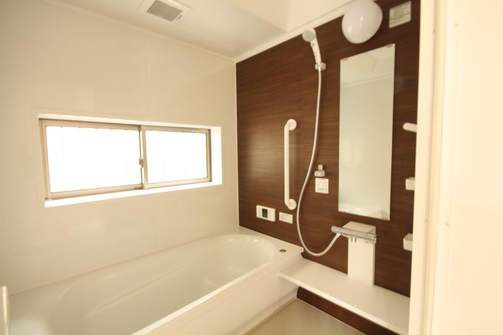 Bathroom. Indoor (12 May 2013) Shooting