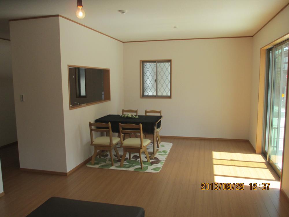 Other introspection. Indoor (September 2013) Shooting