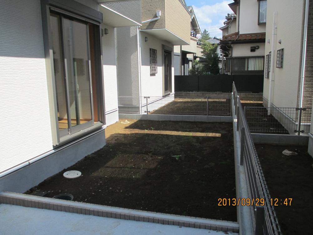 Local appearance photo. Local (September 2013) Shooting   Kitadoro building is also the garden leisurely. Private secure & sunshine good.