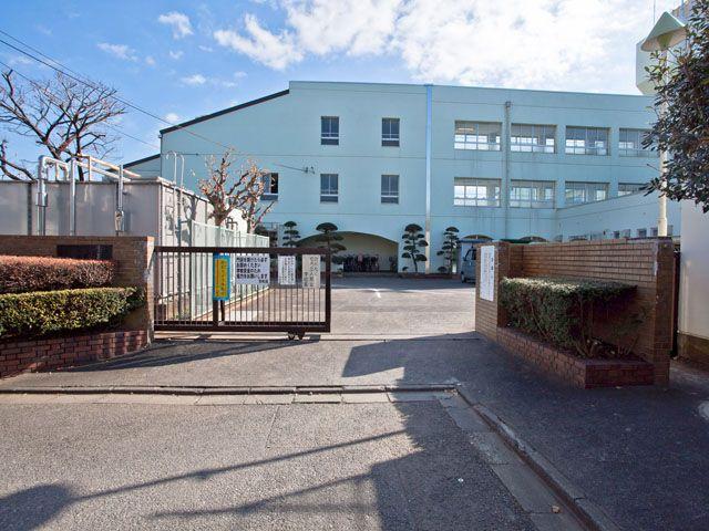 Junior high school. Koganei Minami until junior high school 470m