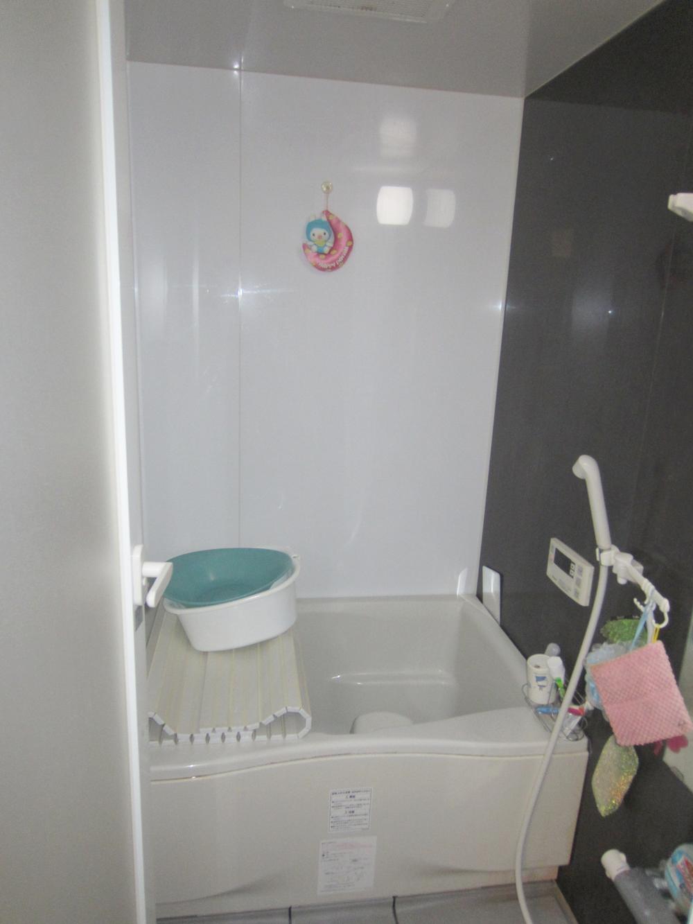 Bathroom. Local (September 2013) Shooting