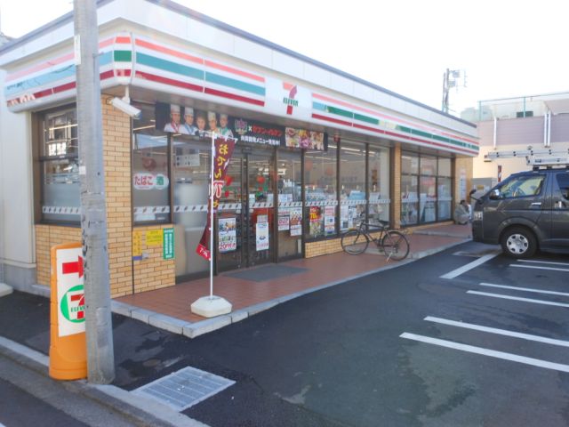 Convenience store. 490m to Seven-Eleven (convenience store)