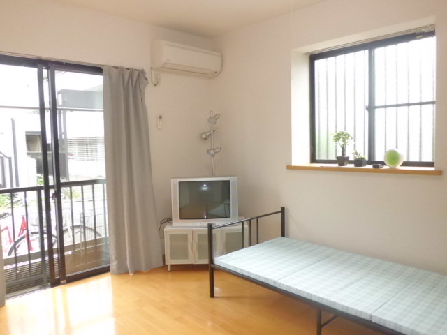 Living and room.  ☆ model room ☆ Wide by 6.5 Pledge ☆ 