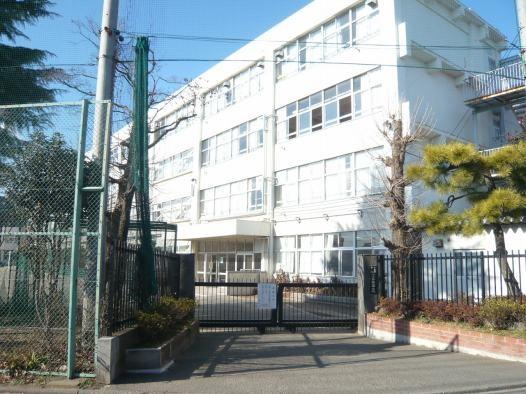 Junior high school. 240m to a second junior high school