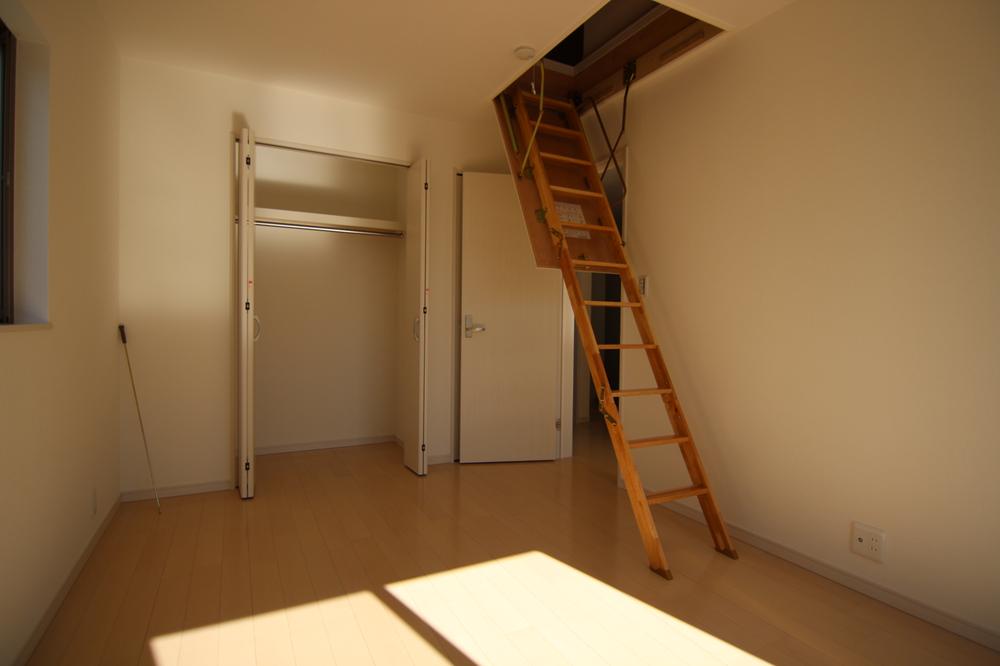 Receipt. With Grenier, The main bedroom room (November 2013) Shooting