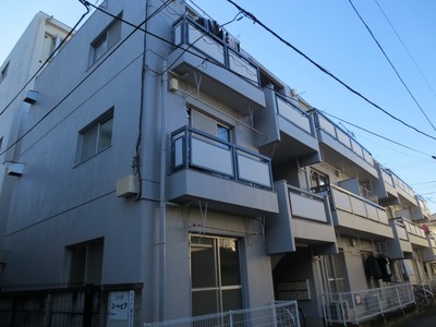 Building appearance. Residential area, Close to mall