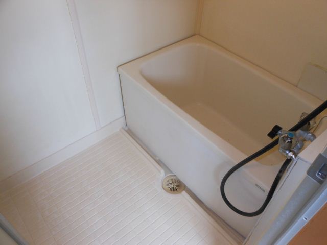 Bath. Easy-to-use bus ・ Restroom