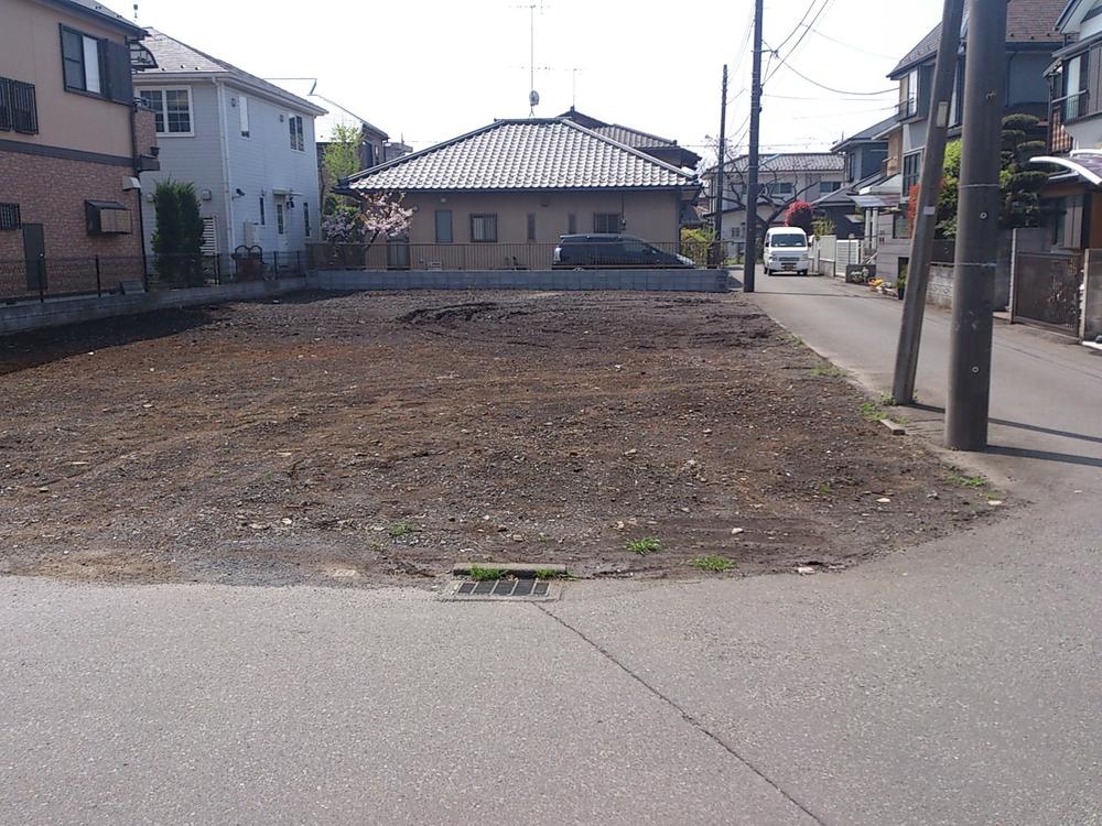 Local photos, including front road. Local (April 2013) Shooting