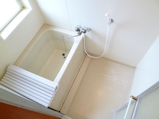 Bath. Easy-to-use bus ・ You put in the bath slowly In another toilet ☆