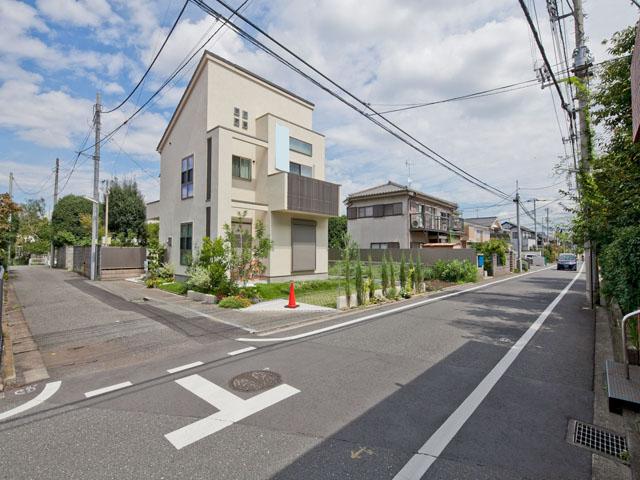 Local photos, including front road. Local (September 2013) Shooting