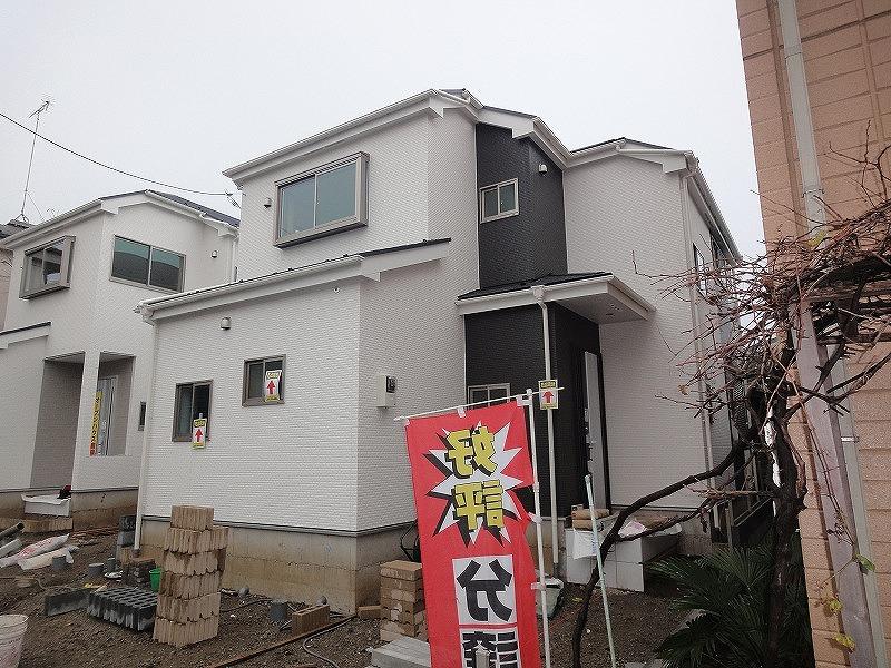 Local appearance photo. 1 Building