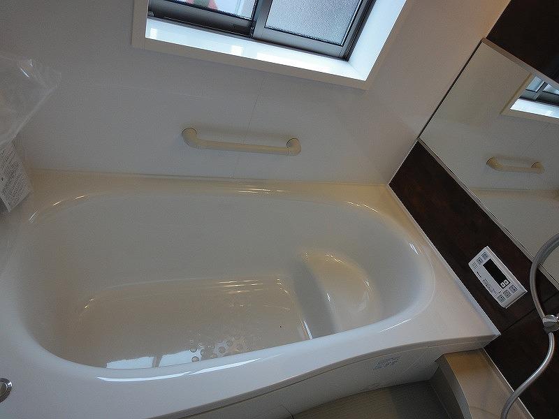 Bathroom. 1 Building