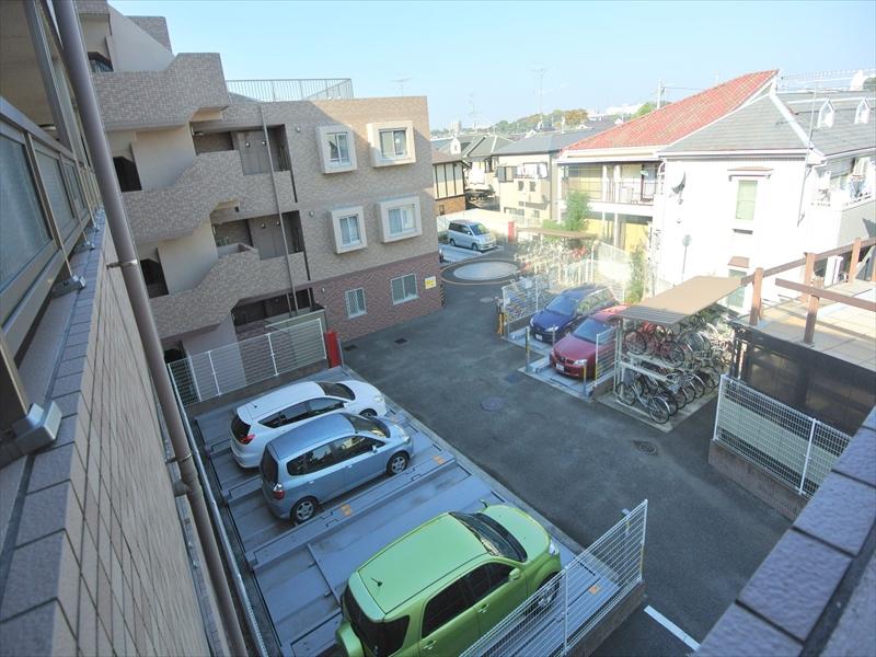 Parking lot. Local (11 May 2013) Shooting