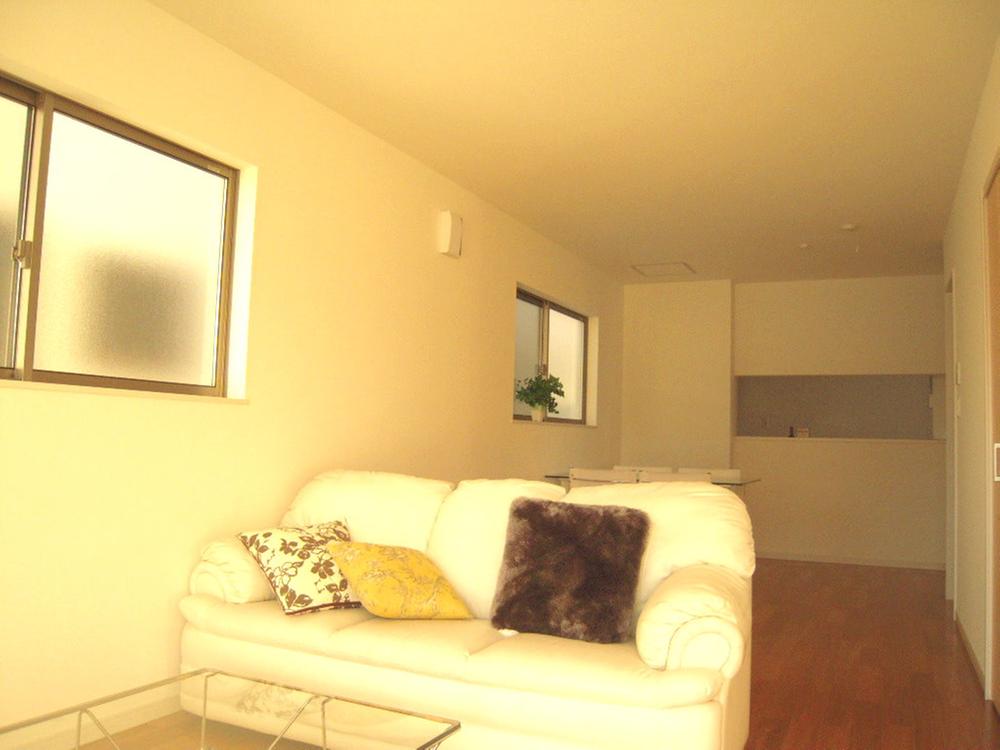 Living. Local (11 May 2013) Shooting