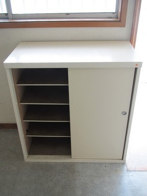 Entrance. Thank cupboard