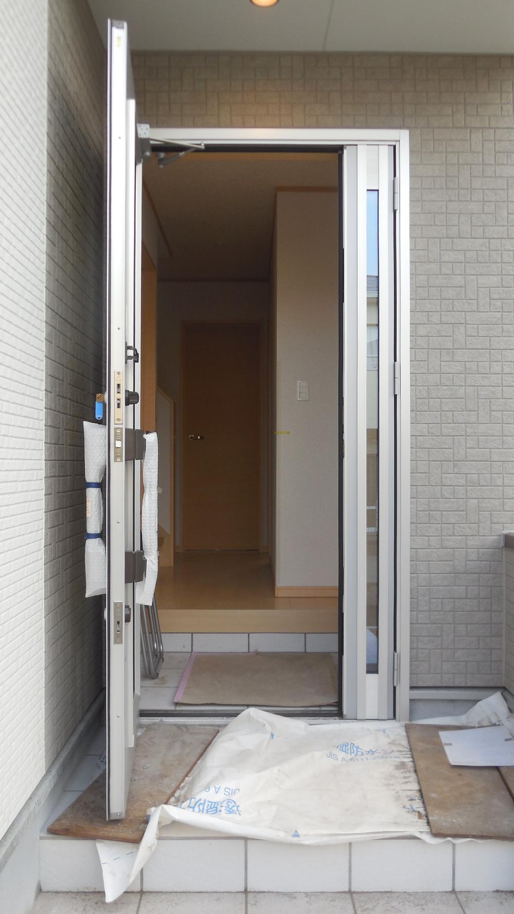 Entrance. Local (11 May 2013) Shooting