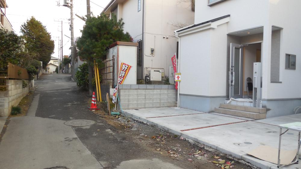 Local photos, including front road. Local (11 May 2013) Shooting