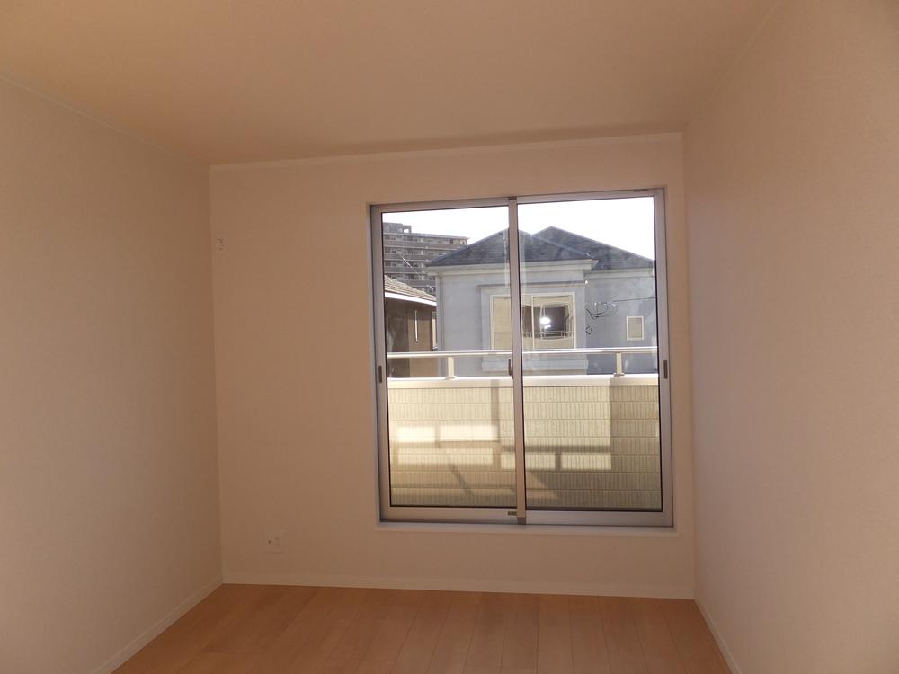 Non-living room. Local (13 December) shooting