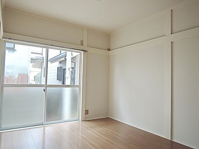 Living and room. Western-style 6 Pledge