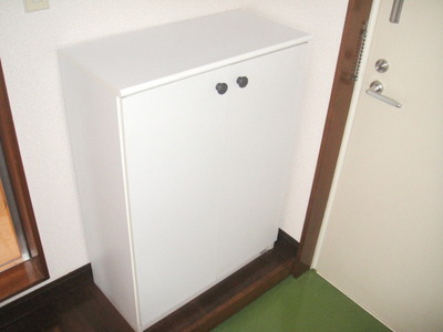 Entrance. Entrance ・ Shoebox