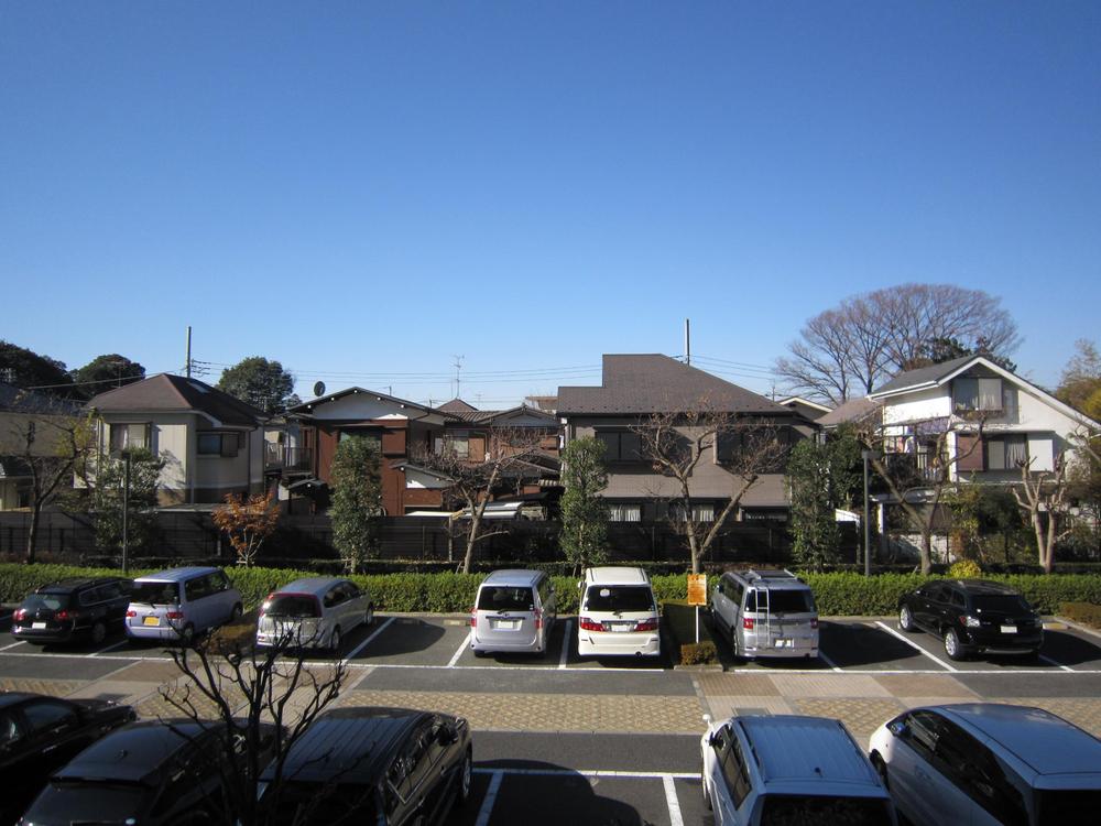 View photos from the dwelling unit. View from the site (December 2013) Shooting