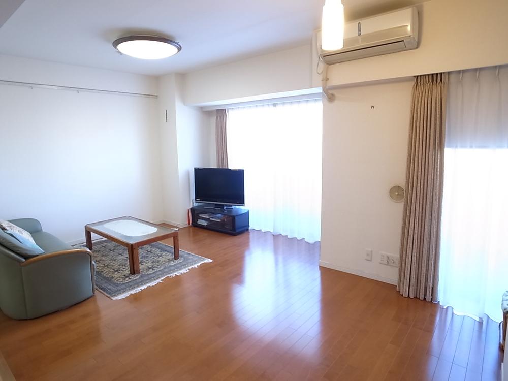 Living. Indoor (12 May 2013) Shooting furniture ・ Accessories are not included in the sale price.