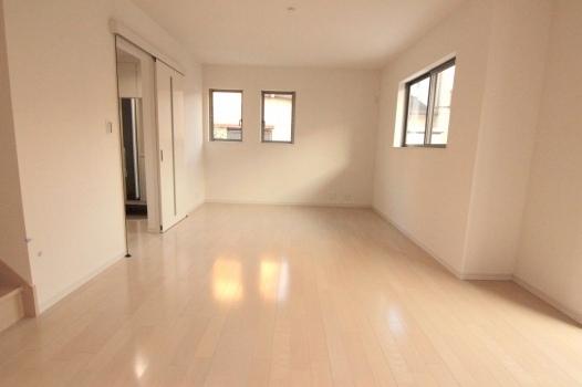 Living. Building 2 LDK