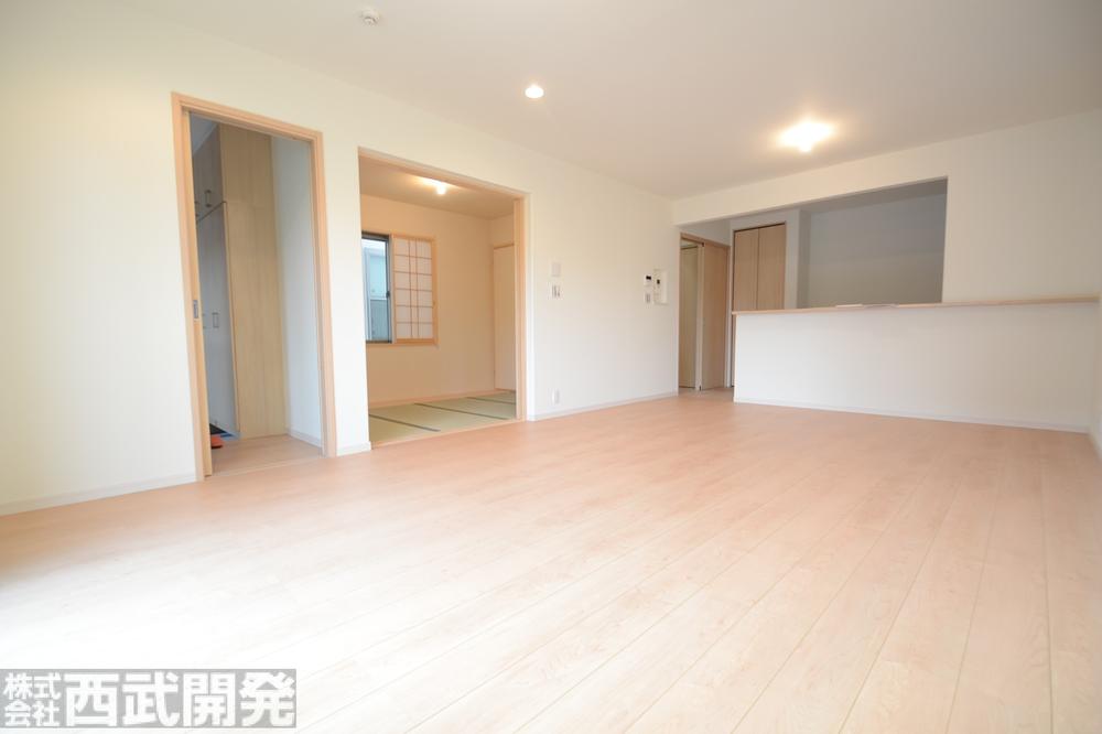 Living. 6 Building LDK17.9 Pledge Counter kitchen LD floor heating