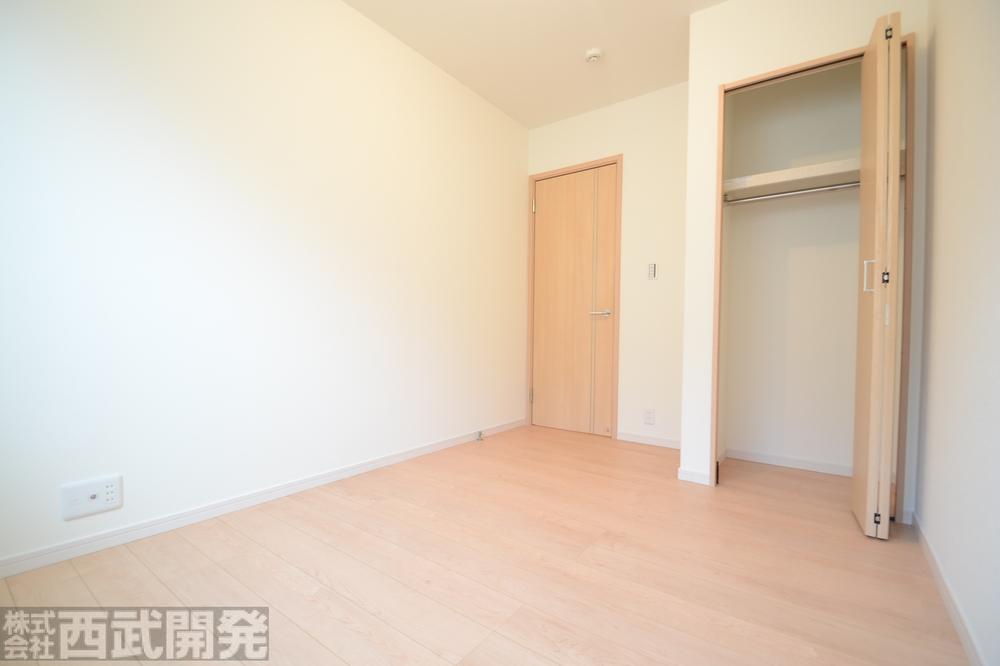 Non-living room. 6 Building Western-style 6 Pledge With closet