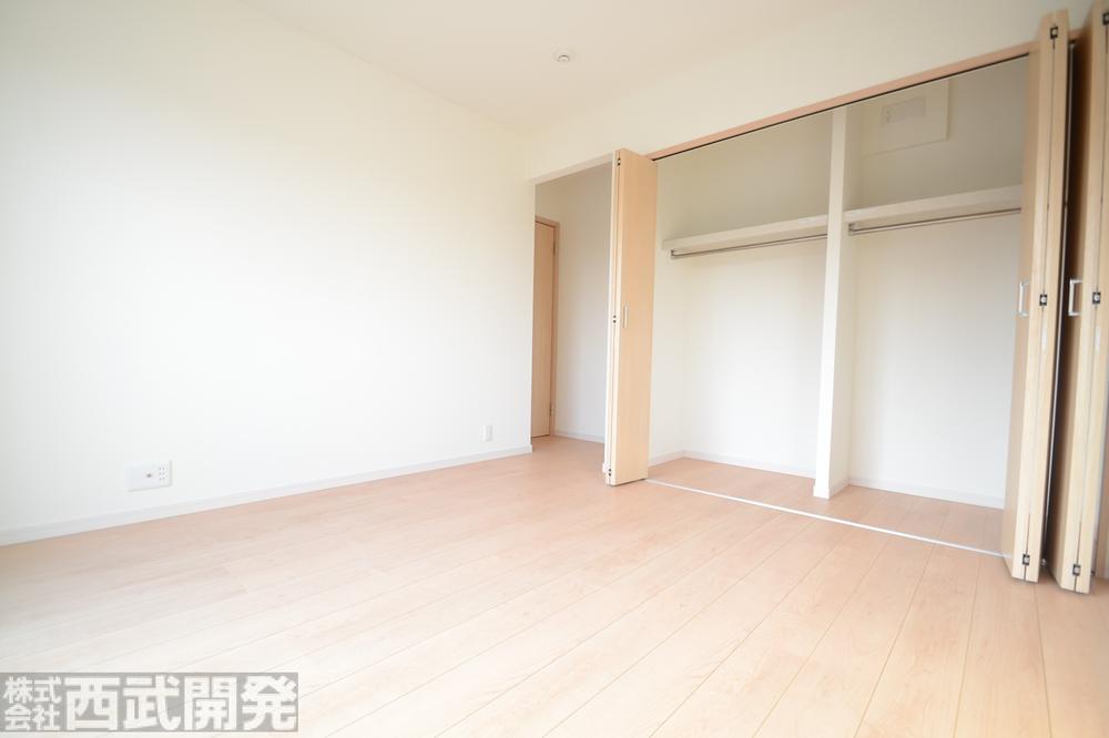 Non-living room. 6 Building Western-style 7 Pledge With closet South balcony surface