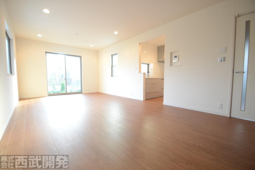 Living. 7 Building LDK18.3 Pledge LD floor heating