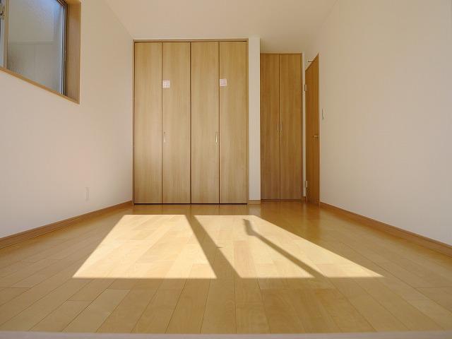 Same specifications photos (Other introspection). It is the same specification room of our construction example.