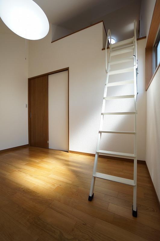 Other introspection. It is the same specification room of our construction example. Here, It has become a loft of Agariguchi, for that reason, The top is born sense of openness and brightness in the atrium.