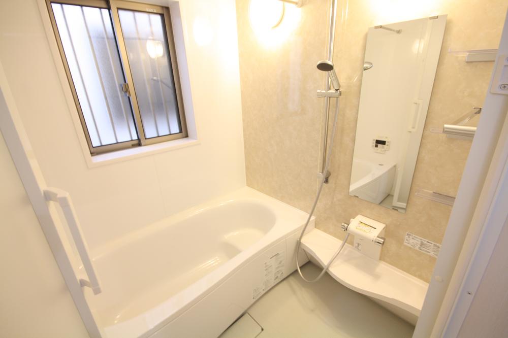 Bathroom. Indoor (10 May 2013) Shooting