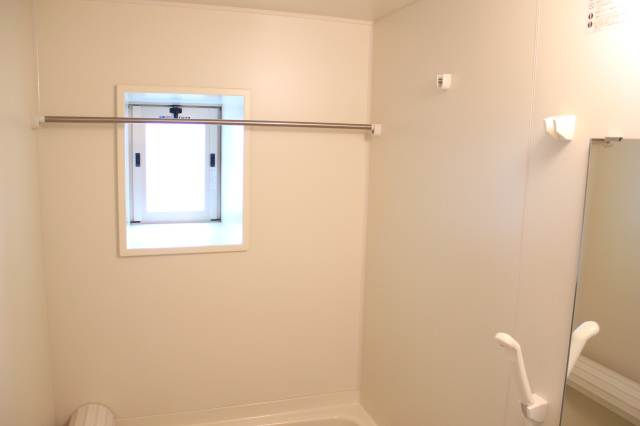 Bath. There bathroom dryer