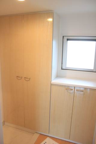 Entrance. Entrance housed plenty