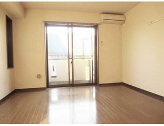 Living and room. A bright room