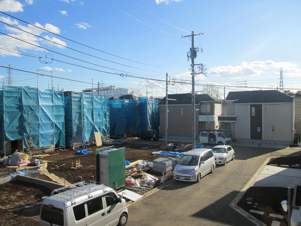 View photos from the dwelling unit. Local (13 December) shooting