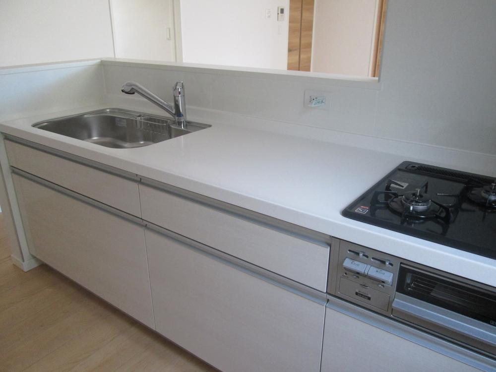 Kitchen. Local (13 December) shooting