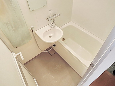 Bath. Bathroom with bathroom dryer