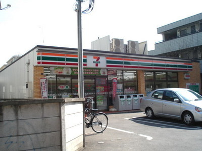 Convenience store. Seven-Eleven (convenience store) to 350m