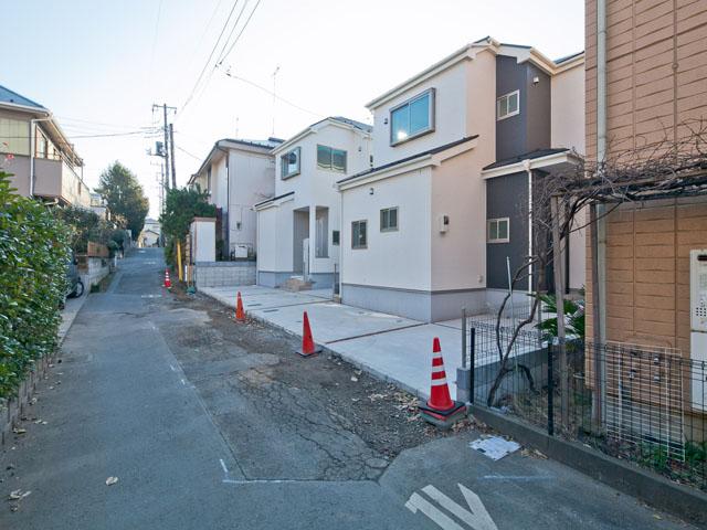 Local photos, including front road. Local (12 May 2013) Shooting