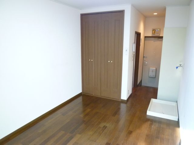 Living and room. Is 6 Pledge of Western-style that put the bed ☆