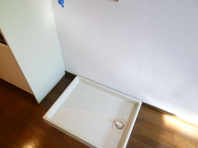 Other room space. Washing machine Storage