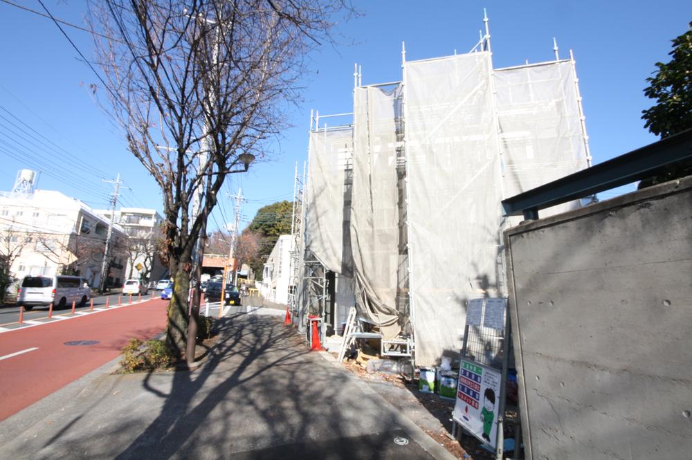 Local appearance photo. Local (12 May 2013) Shooting