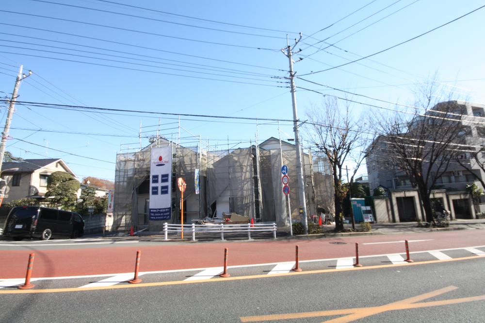 Local appearance photo. Local (12 May 2013) Shooting