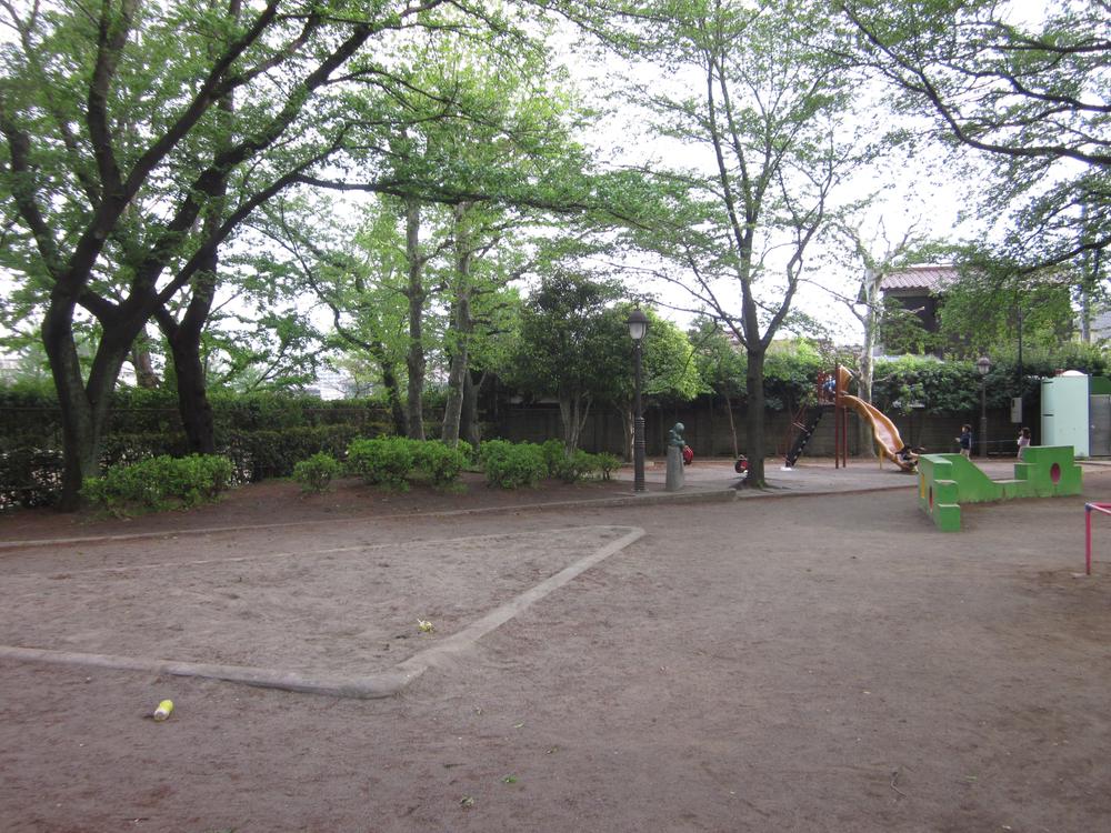 park. 2300m to clean water park sports facilities