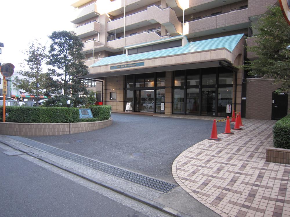 Entrance. Common areas